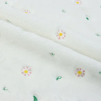Вышитая маргаритка, имитирующая плюшевый мех кролика, мягкая плюшевая одежда ручной работы, декоративная ткань для рукоделия, ткань 1X1,35 м