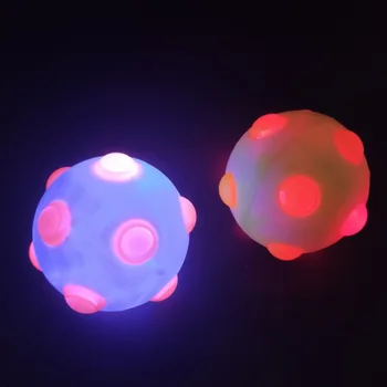 Светящаяся игрушка для домашних собак, светодиодный шарик, загорающийся музыкой, мигающий эластичный шарик, интерактивные игрушки для щенков, жевательные игрушки для собак, разные цвета